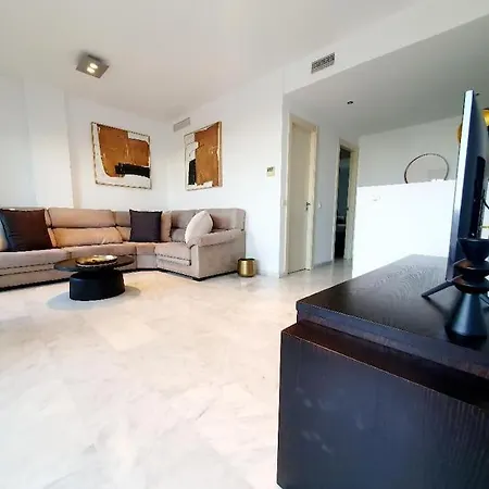 Duplex Frontline Valle Golf 3bed شقة *